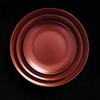 Assiettes de restaurant noires et rouges de vaisselle de marque célèbre